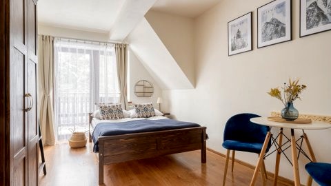 Pokoje u Kamińskich26E z łazienką i balkonem
