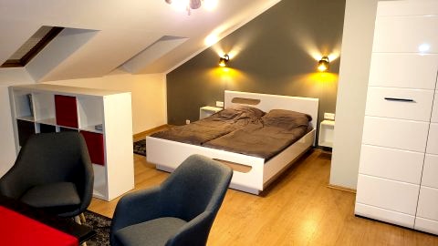 Apartament Na Starówce. Kuchnia, łazienka + 2 pokoje. 