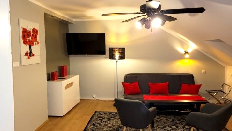 Apartament Na Starówce. Kuchnia, łazienka + 2 pokoje. 