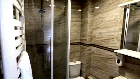 Hotelik Gold, przestronne apartamenty, parking gratis, konferencje