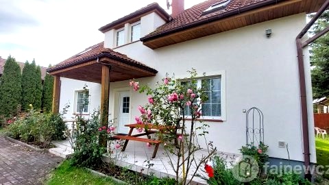 Dom Rumianek. Apartamenty i pokoje dla rodzin 6 minut do morza