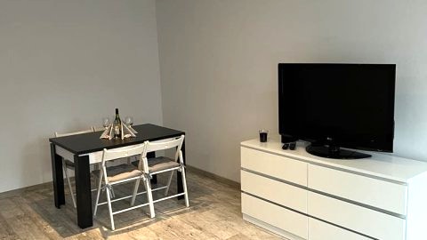 Przestronny apartament w centrum, blisko plaży 