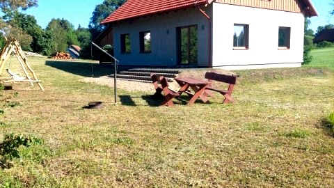 Dom na wyłączność w malowniczej i cichej okolicy.