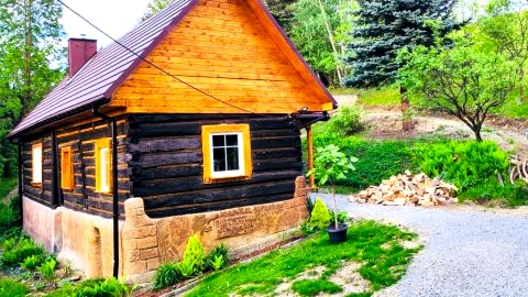 Jędrusiówka. Klimatyczny domek położony w Beskidzie Małym