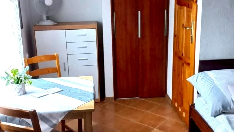 ANDONIS | W pełni wyposażone komfortowe pokoje