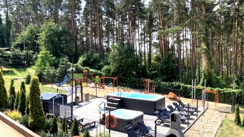 OSTOJA LIPINY Rodzinny Ośrodek Wypoczynkowy Basen Spa Jacuzzi nad jeziorem