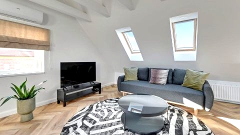 Lion Apartments - Comfy Family House