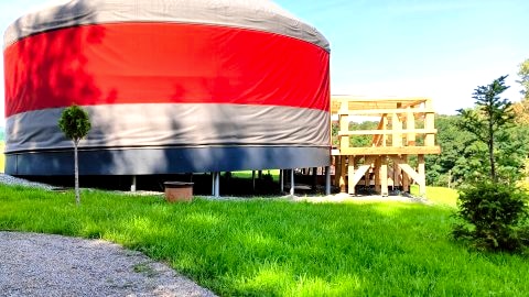 Jurta na wyłączność z jacuzzi, ogrzewanie, klima, sauna, blisko lasu.