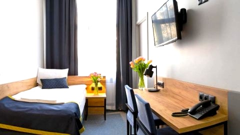 Kameralny hotel w cichej okolicy, łatwy dojazd do centrum i lotniska