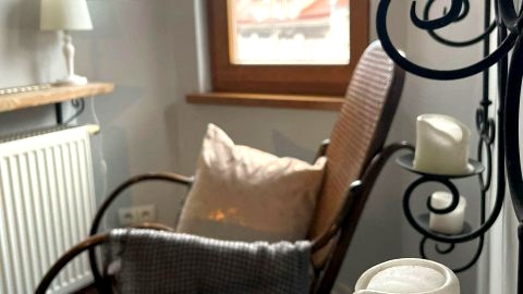 Duży trzypokojowy apartament z klimatem w samym sercu Jeleniej Góry 