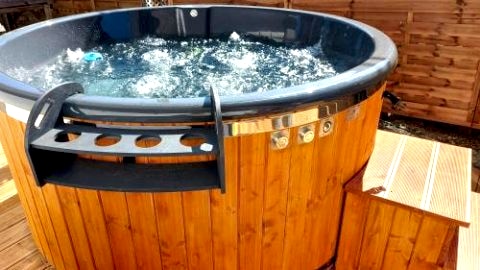 balia zewnętrzna całoroczna z funkcją jacuzzi
