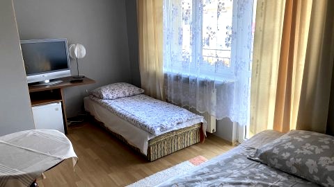 Pokój numer 3 (dwuosobowy z dostawką, z balkonem)