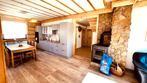 Chaty z bali oraz apartamenty w Górach Sowich