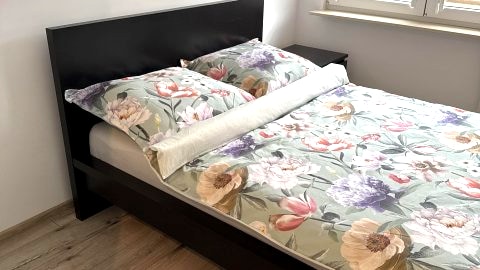 Apartament jest na II piętrze. Położony jest 3 minut od Starego Miasta