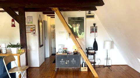 Pokój dzienny, widok na przedpokój