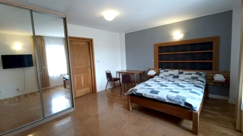 Przestronne apartamenty i pokoje pod Lublinem