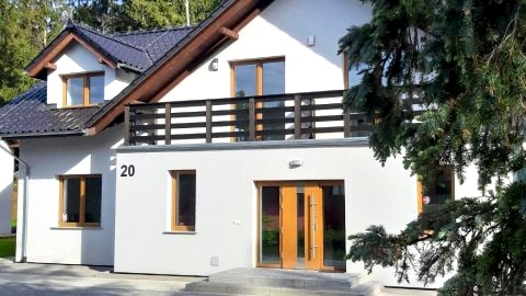 Aston - przestronny domek przy lesie