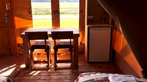 Cyziówka - Domki na drzewie i houseboaty