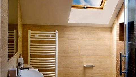 HOTEL 77