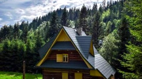 Prawdziwy domek w górach