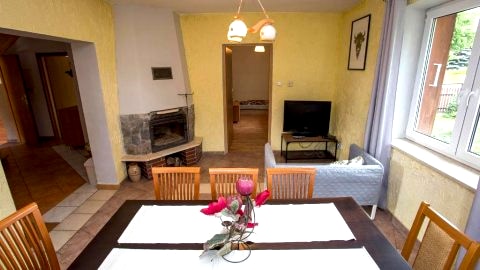 Happy Bison - A 5 Bedroom House With A Garden