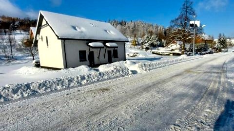 Domek nad potokiem