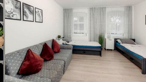 WOLSKA APARTMENT 80m2 - 7 people, 3 rooms