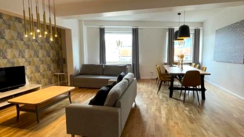 Boutique Apartments - Old Town 120m2 - Private Underground Parking -
