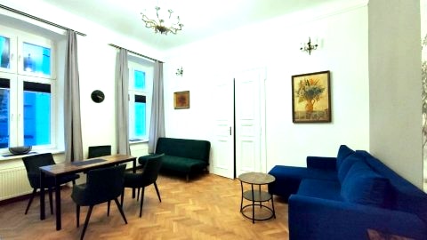 Falcon Apartment