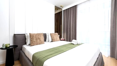 Lumina 4-room apartment near the city center