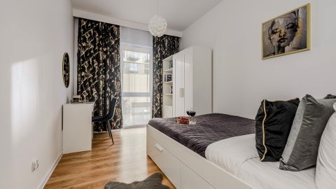 Lumina stylish apart with parking in City Center