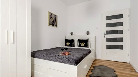Lumina stylish apart with parking in City Center