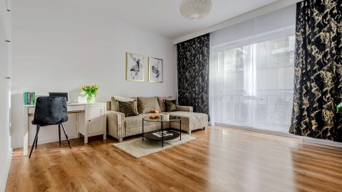 Lumina stylish apart with parking in City Center