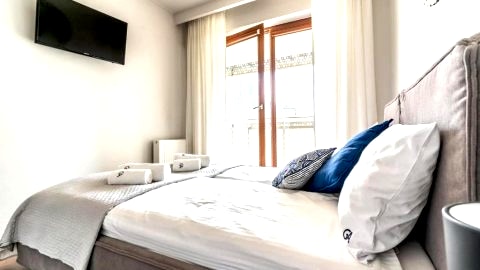 Golden Apartments – Browary Warszawskie | Elegant & Cozy Wronia 45