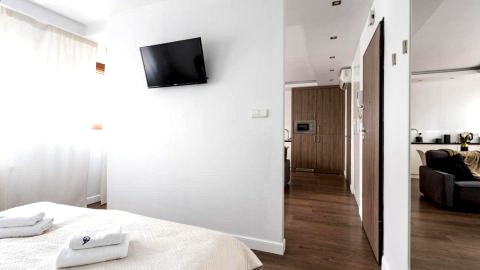 Golden Apartments – Browary Warszawskie | Elegant & Cozy Wronia 45B