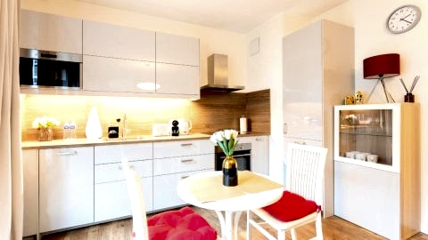 Golden Apartments Warsaw - Large & Stylish, Metro Nearby Grzybowska 85-5