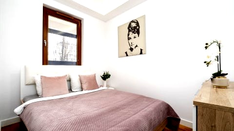 Golden Apartments Warsaw - Luxury Stay on Grzybowska 85-200
