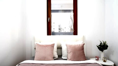 Golden Apartments Warsaw - Luxury Stay on Grzybowska 85-200