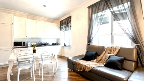 Golden Apartments Warsaw – Elegant Stay, Podwale Street