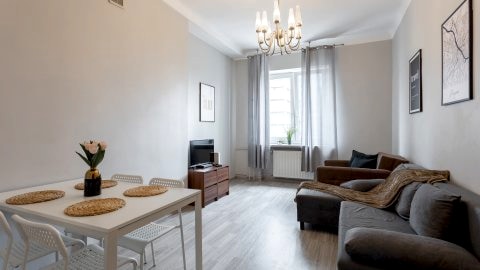 Golden Apartments Warsaw – Comfortable 2-Bedroom in City Center, Marszałkowska