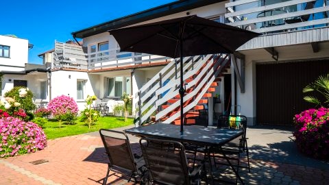 Willa Bliźniak 2 pokoje i apartamenty z wyżywieniem, blisko plaży