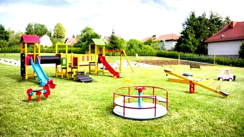 Noclegi nad jeziorem, apartamenty i domy nad jeziorem-Uroczysko Lutówko