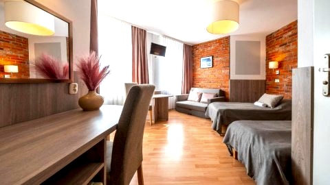 MAX Apartamenty - Pokoje - Domki - Restauracja - Basen