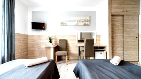 MAX Apartamenty - Pokoje - Domki - Restauracja - Basen
