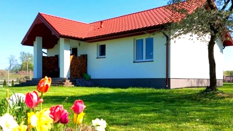 Wygodny Dom na Ponidziu z Basenem