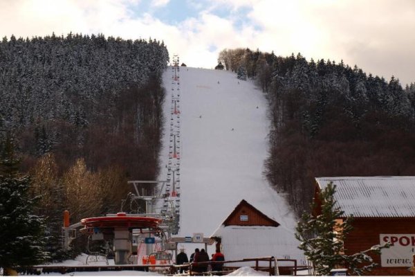 Ośrodek narciarski - Góra Dzikowiec