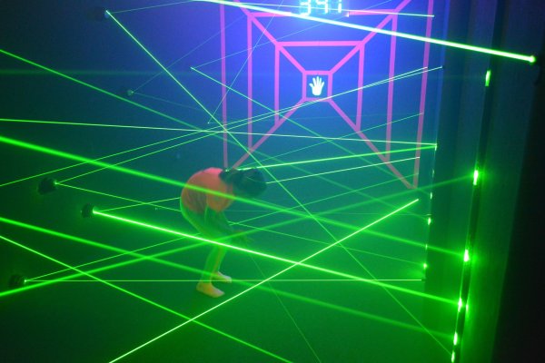 Laser box - labirynt laserowy i łowca laserów
