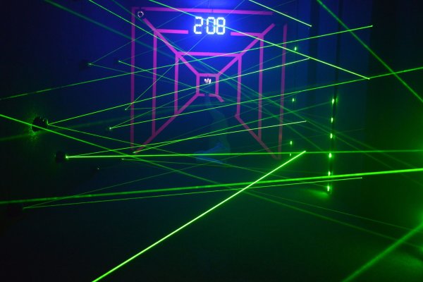 Laser box - labirynt laserowy i łowca laserów