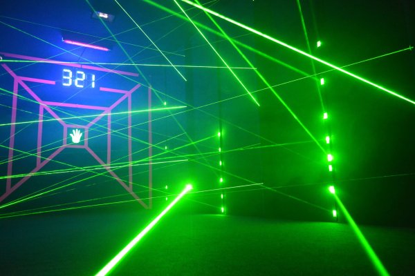 Laser box - labirynt laserowy i łowca laserów