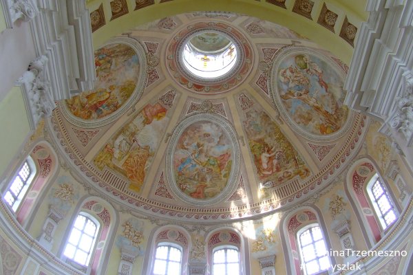 Basilica interiors - Basilica of the Assumption of the Blessed Virgin Mary in Trzemeszno. The Assumption of the Blessed Virgin Mary in Trzemeszno